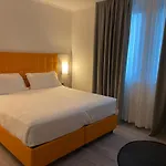 奥姆尼亚酒店 4*