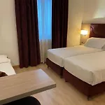 奥姆尼亚酒店 皮亚韦河畔诺文塔