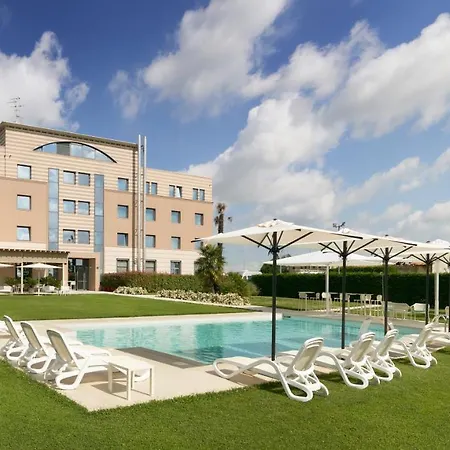 Omnia Hotel