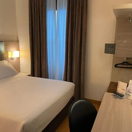 ホテル オムニア 4*