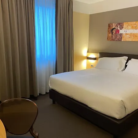 Hotel Omnia 4*