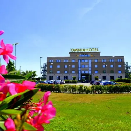 Hotel Omnia 4*