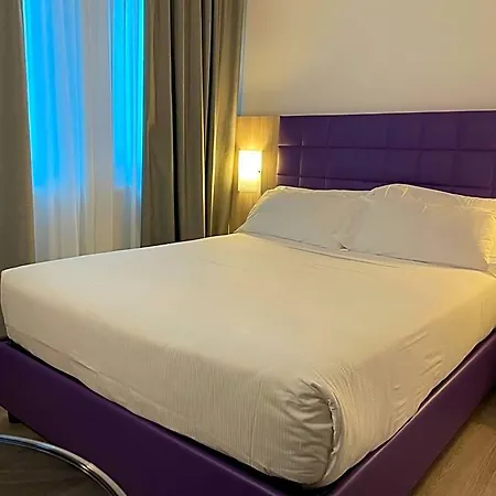 Ξενοδοχείο Omnia 4*
