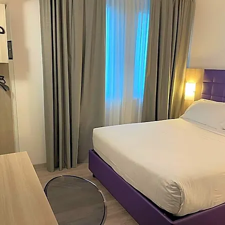 Ξενοδοχείο Omnia 4*