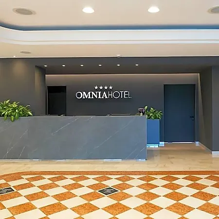 Ξενοδοχείο Omnia 4*