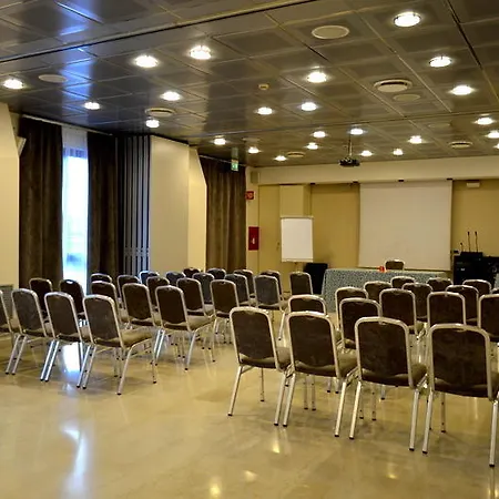 オムニア ホテル