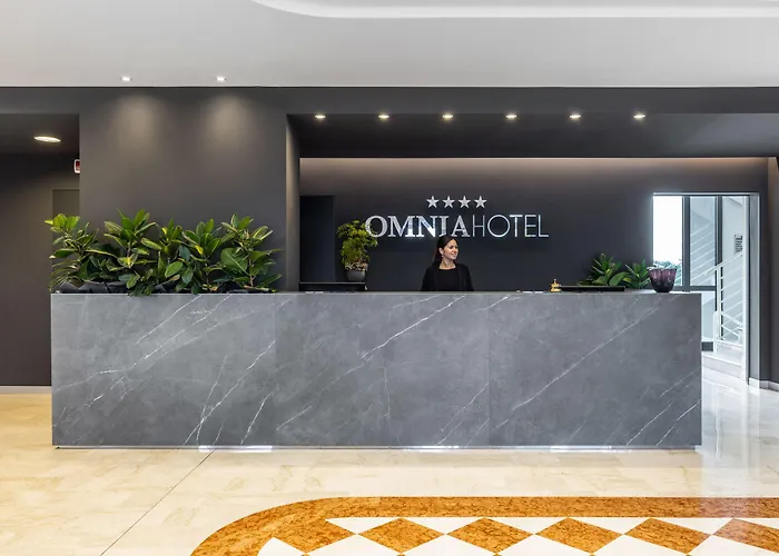 Omnia Hotel 4*